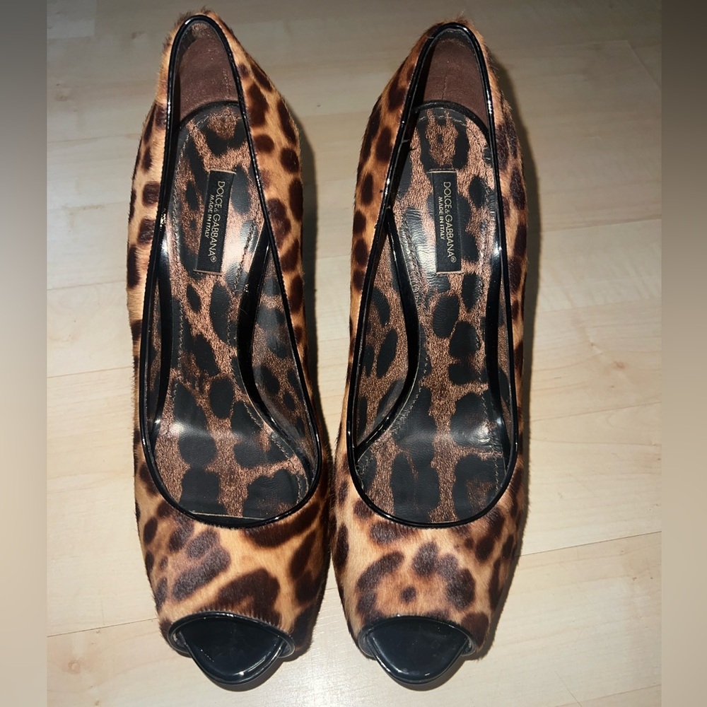 DG, Dolce & Gabbana calfhair leopard peep toe heels, size 38
